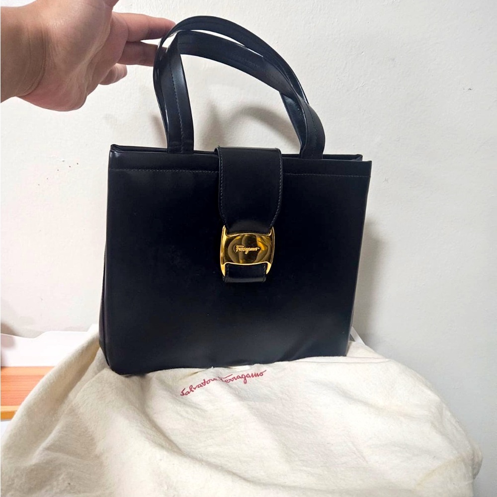 🖤 - Salvatore Ferragamo Black Vara tote bag only!